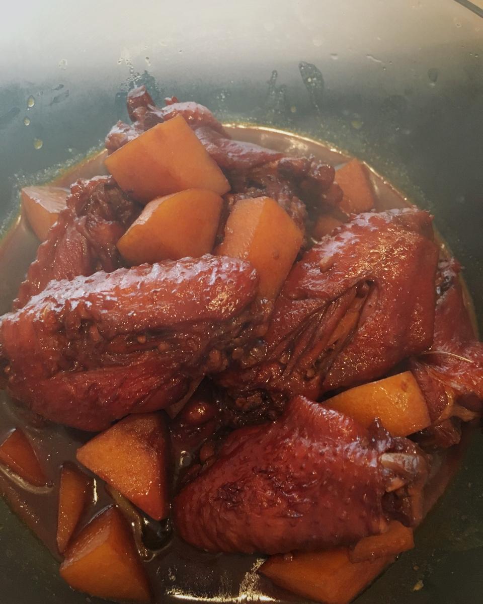 土豆炖翅根