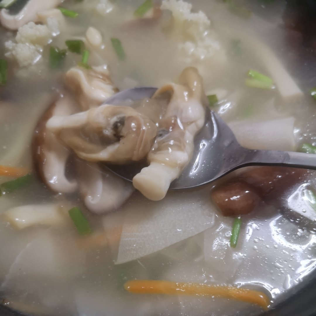 酸笋滑蛏汤
