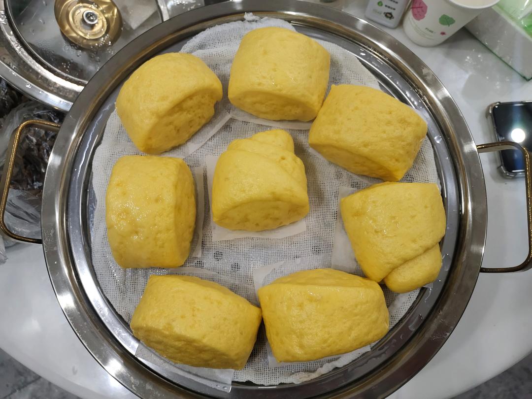 新手也可以--详解如何做出人见人爱、金黄的南瓜馒头