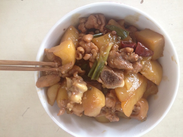 土豆炖鸡块