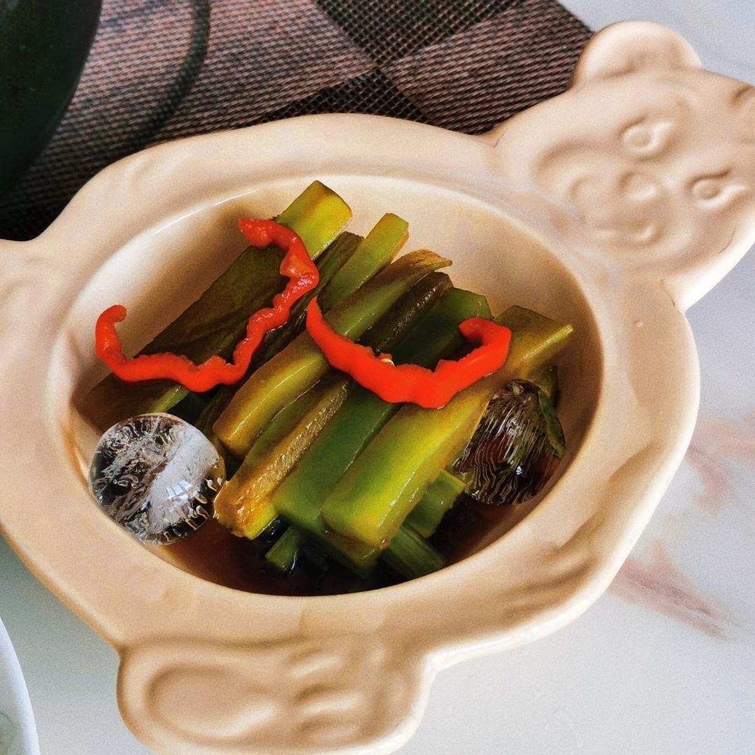 夏日必备神器！酸辣爽口的腌莴笋
