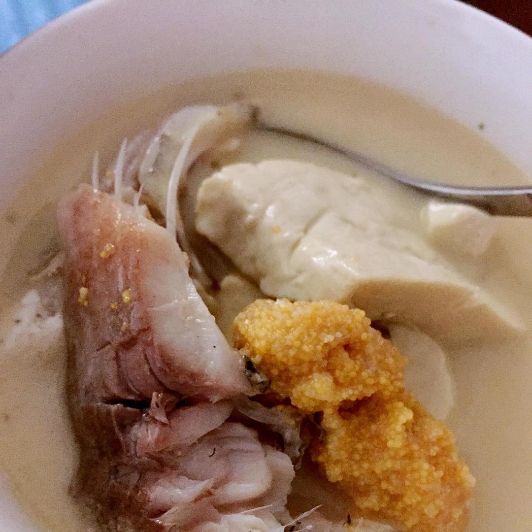 鲫鱼豆腐汤