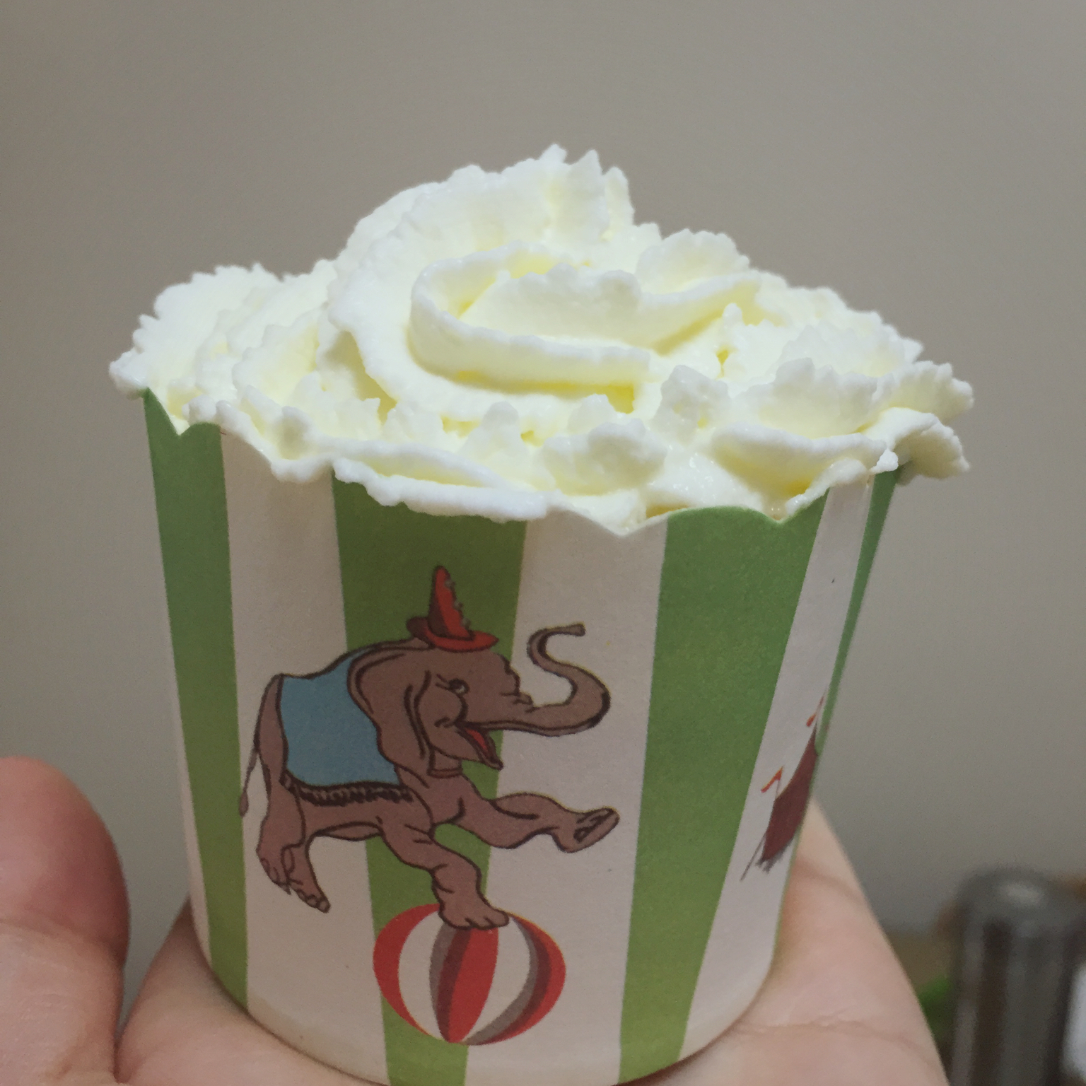 戚风小纸杯蛋糕