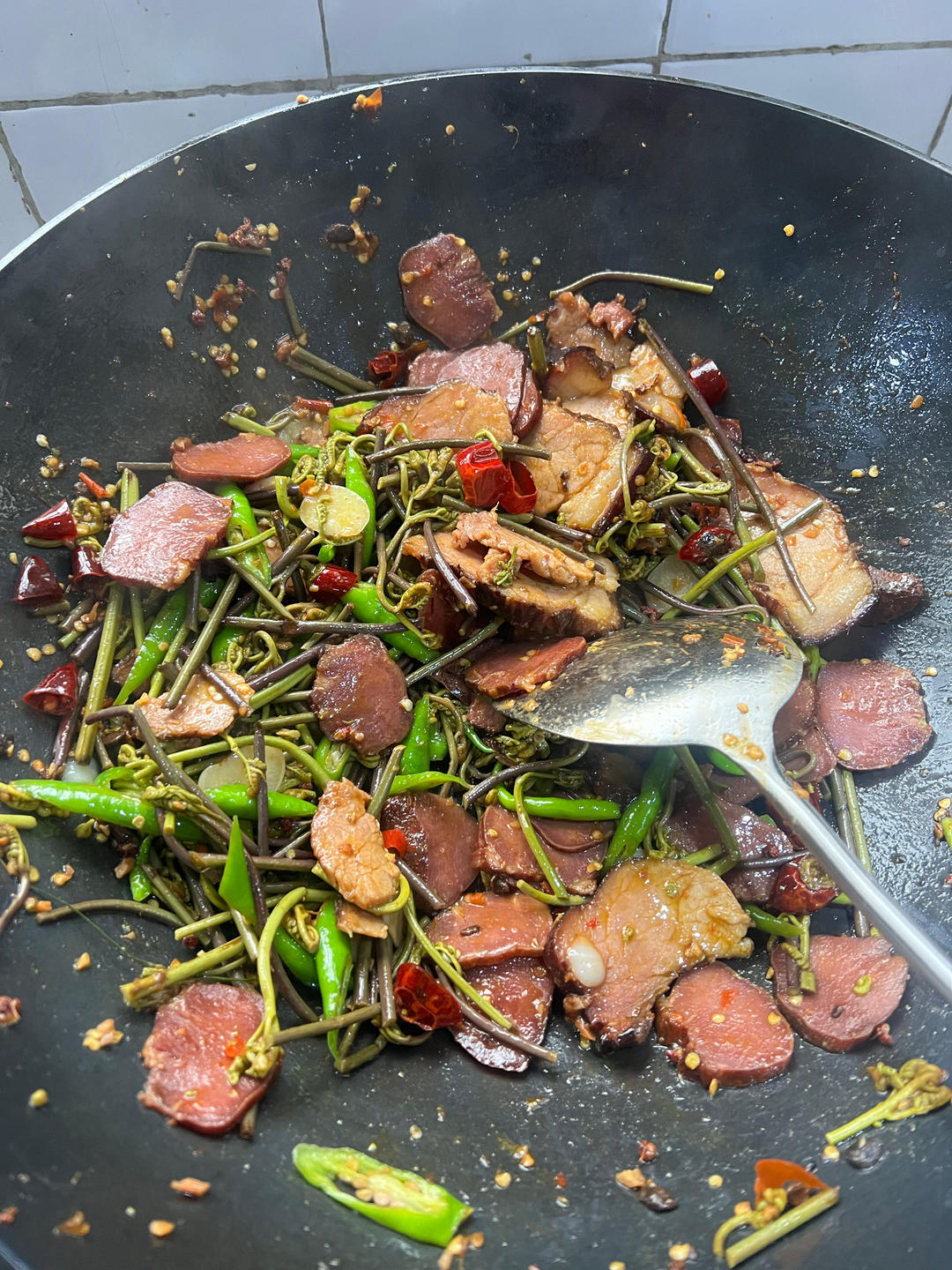 蕨菜炒腊肉