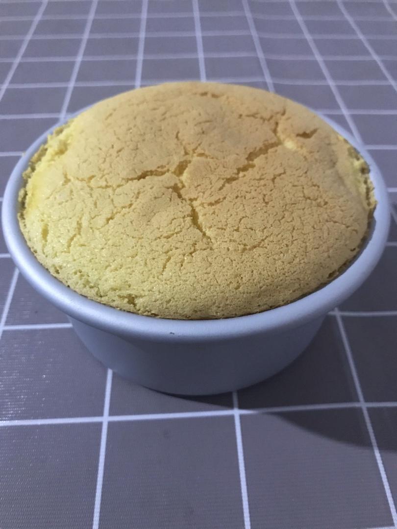 烤箱做蛋糕（戚风蛋糕的做法）