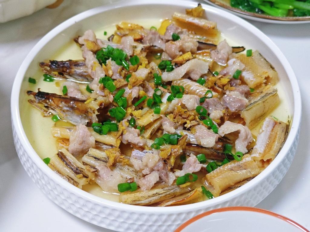 五花肉蒸鱼干