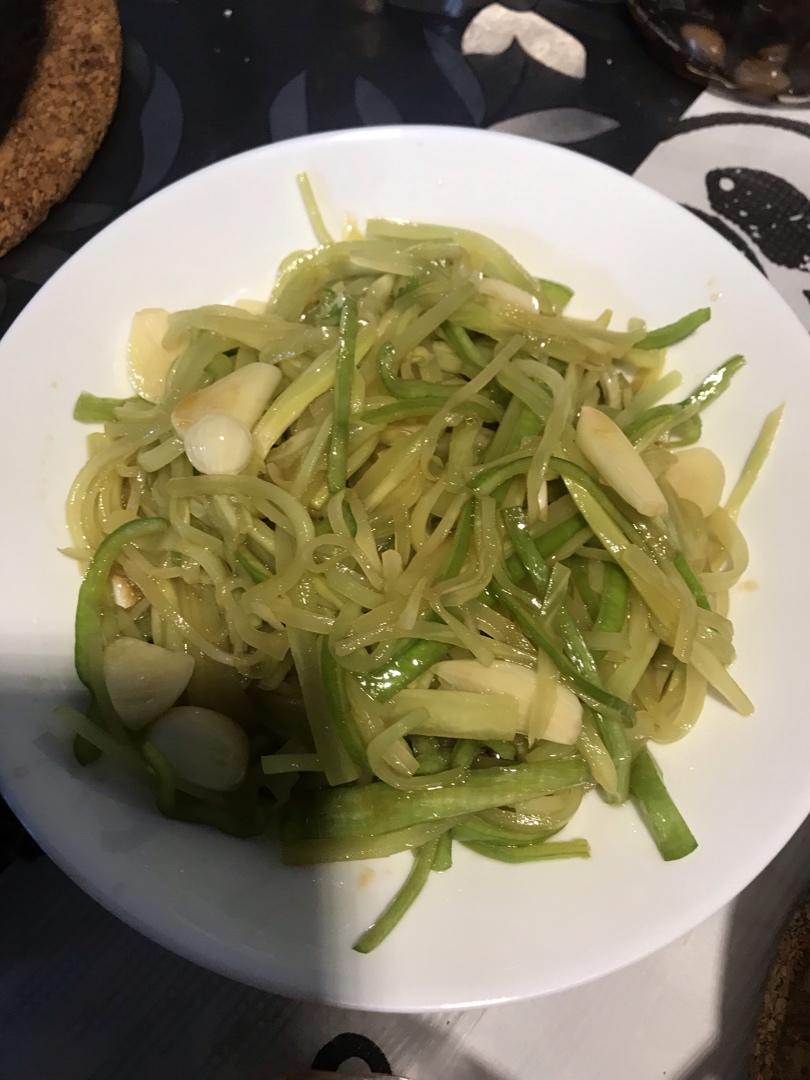 “凉拌莴笋丝”保姆级教程——内附凉菜爽口的秘诀