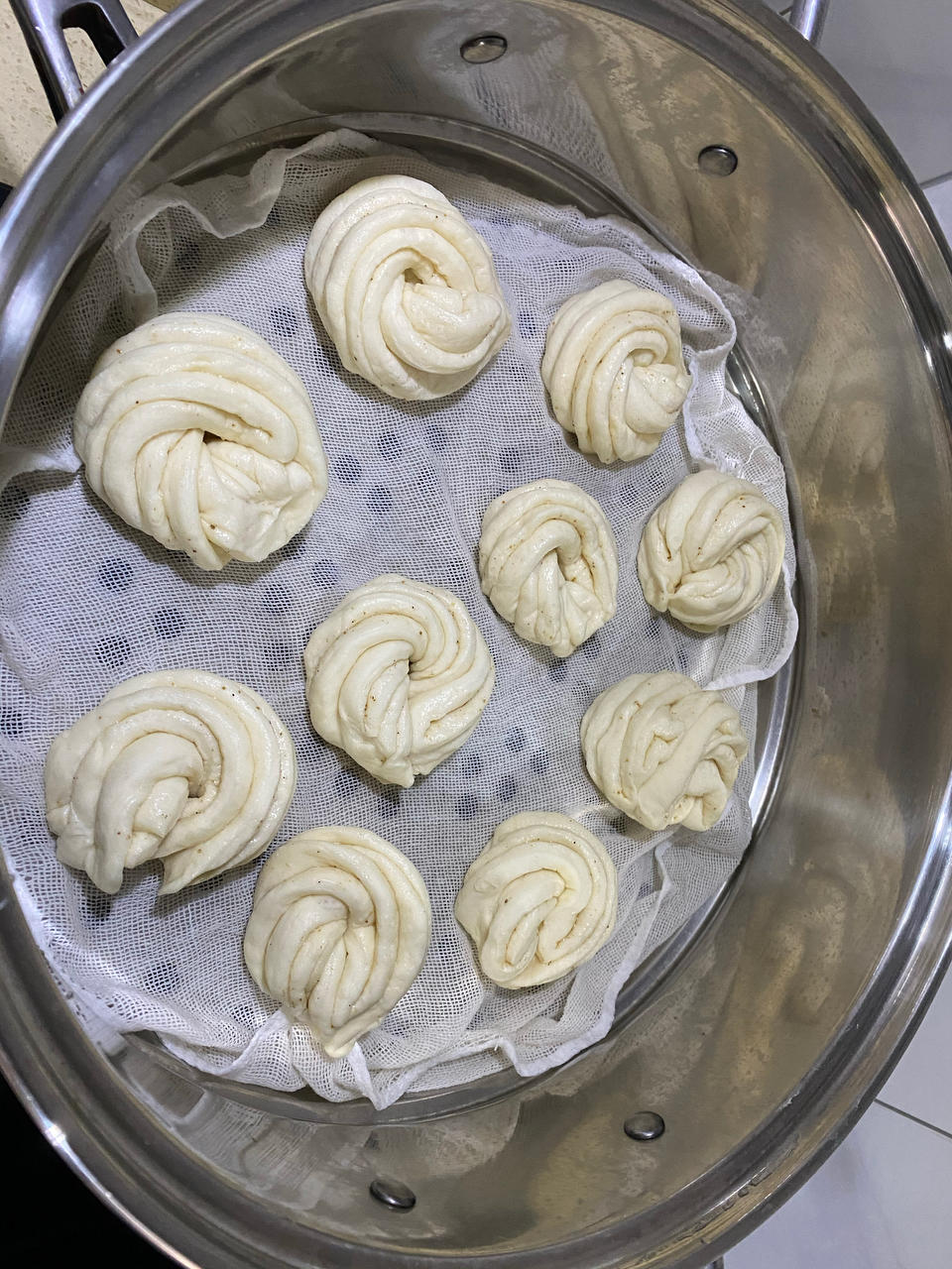 葱油花卷 Steamed Roll