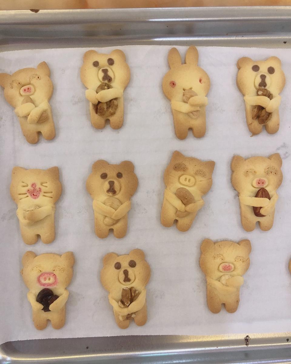 2703206804610903612803喜欢杏仁的抱抱熊饼干