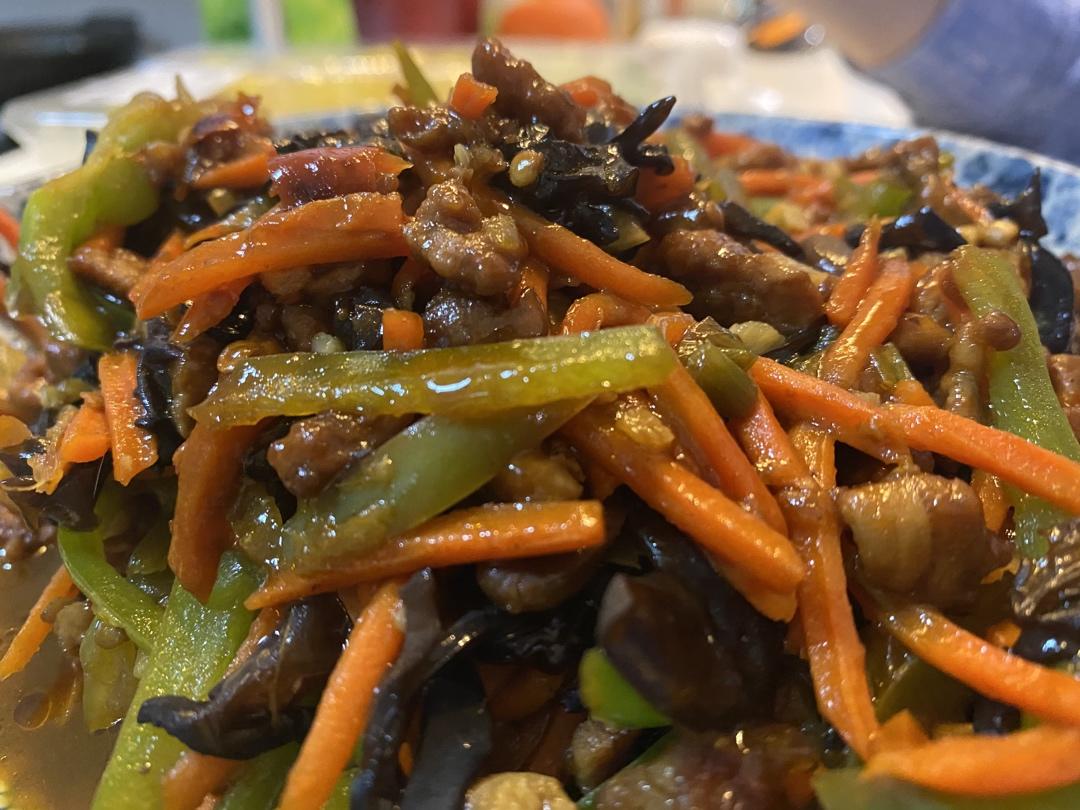 🌟传统版糖醋汁鱼香肉丝，大人孩子的最爱，我也喜欢吃，不放豆瓣酱才是老味道，快来试试吧。