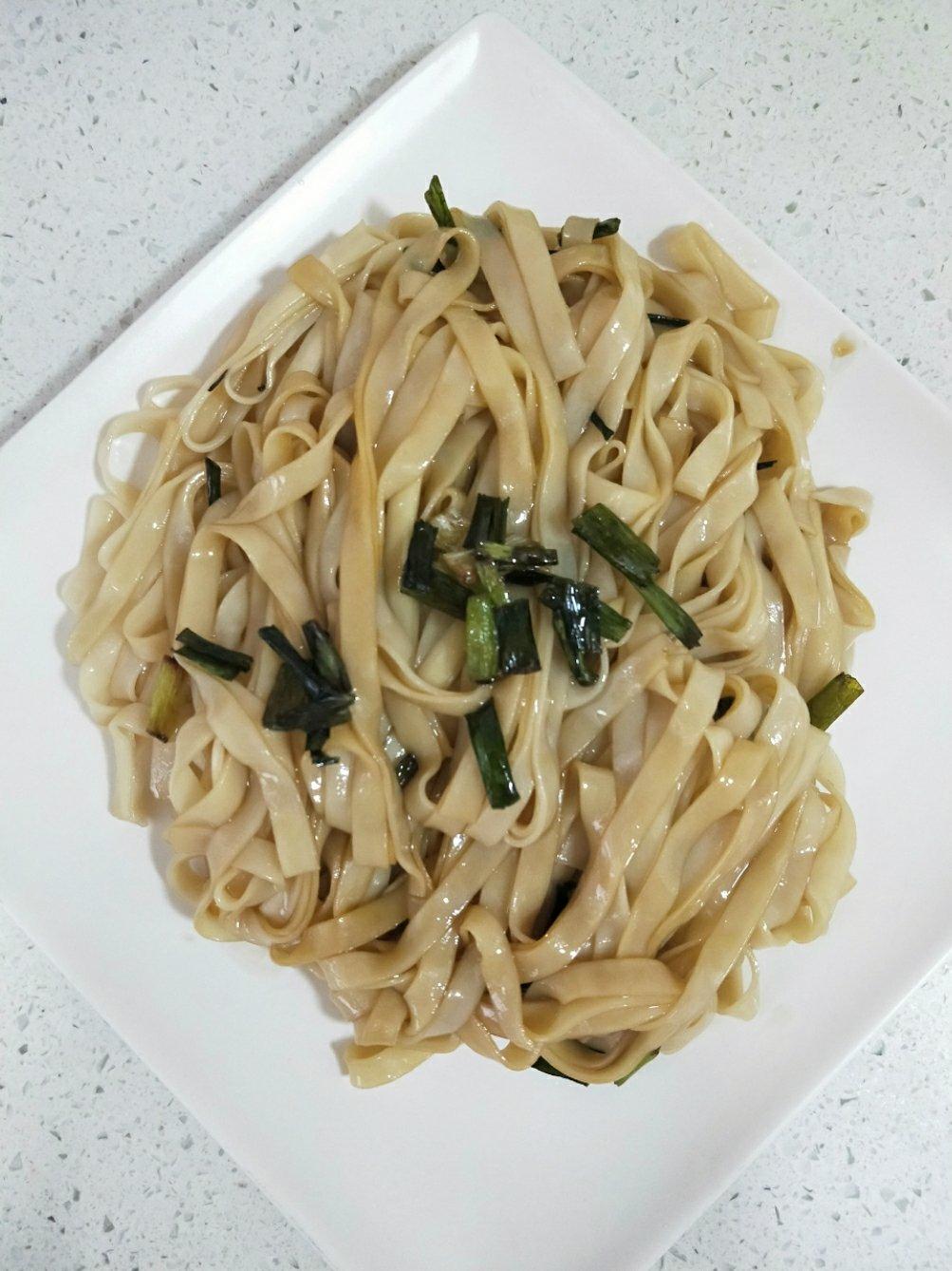 简单好吃的葱油面