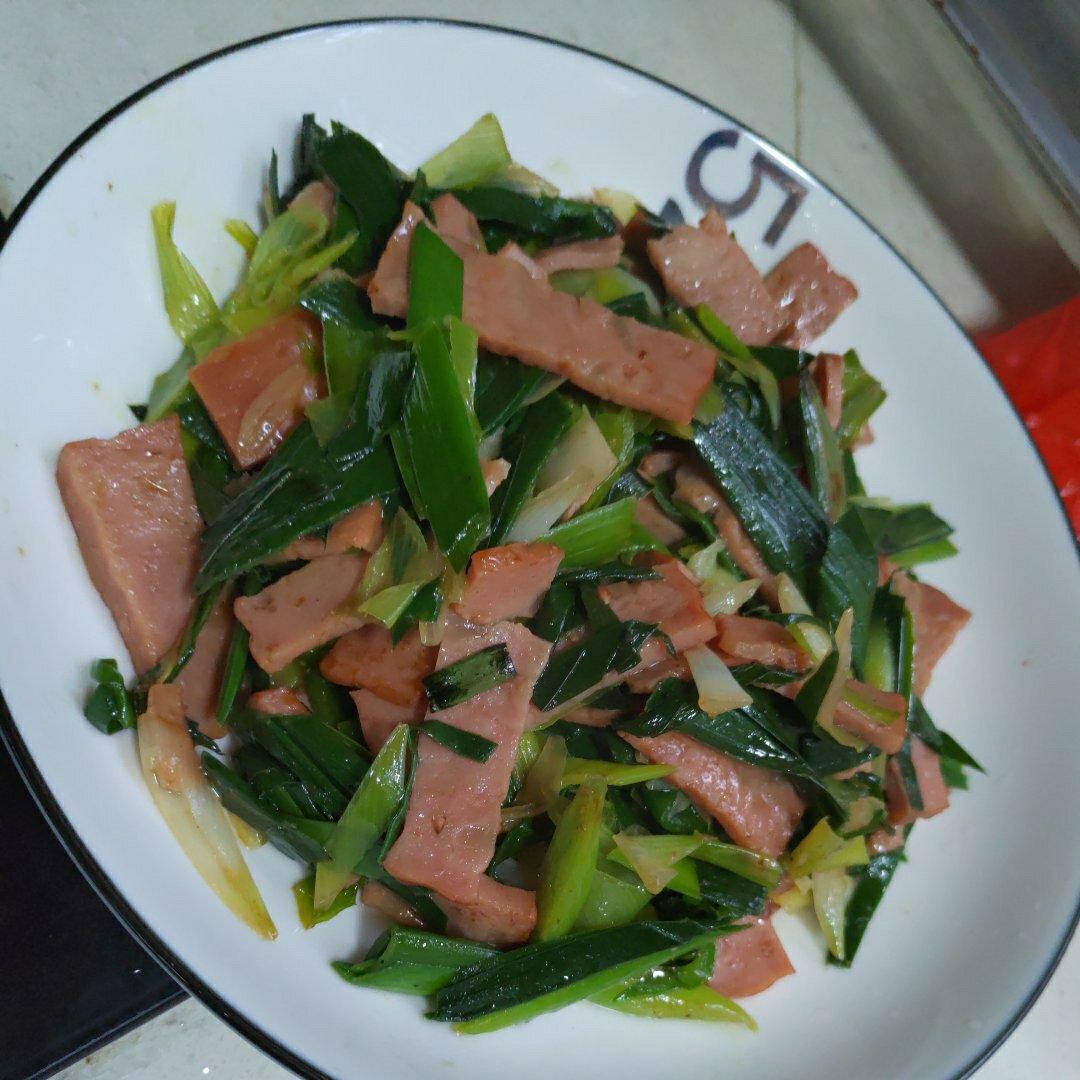大蒜（蒜苗）炒肉丝（肉丝超嫩超下饭版）