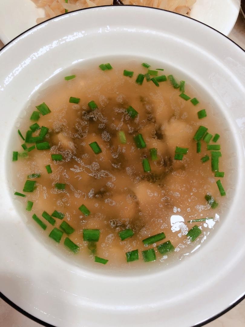 鲜掉眉毛口蘑汤