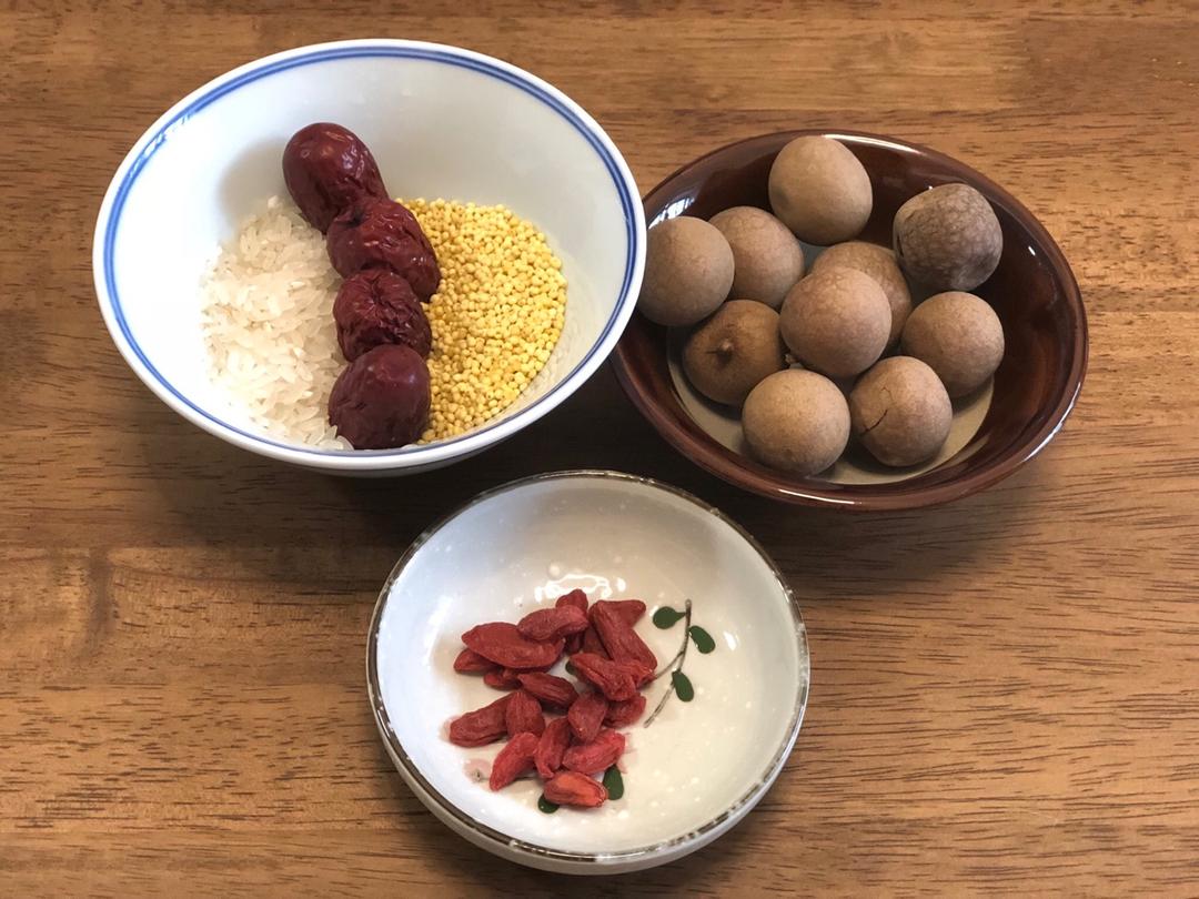 红枣桂圆小米粥