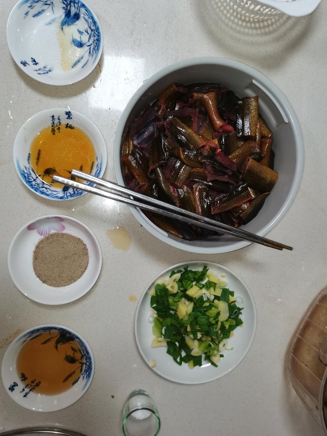 经典本帮菜-响油鳝丝正宗的做法