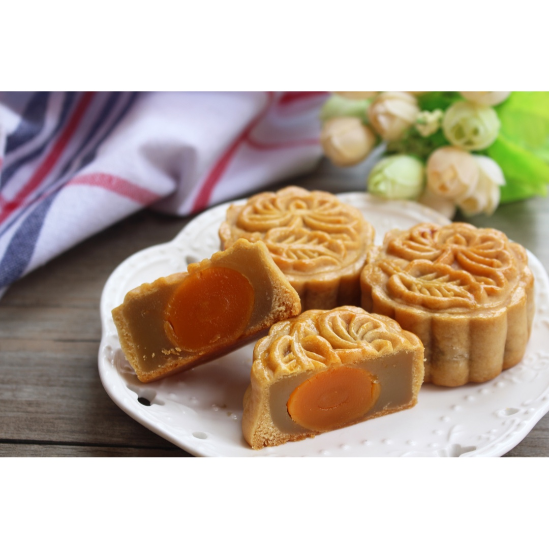 广式月饼—蛋黄莲蓉月饼