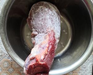 沙锅炖牛肉的做法 步骤1