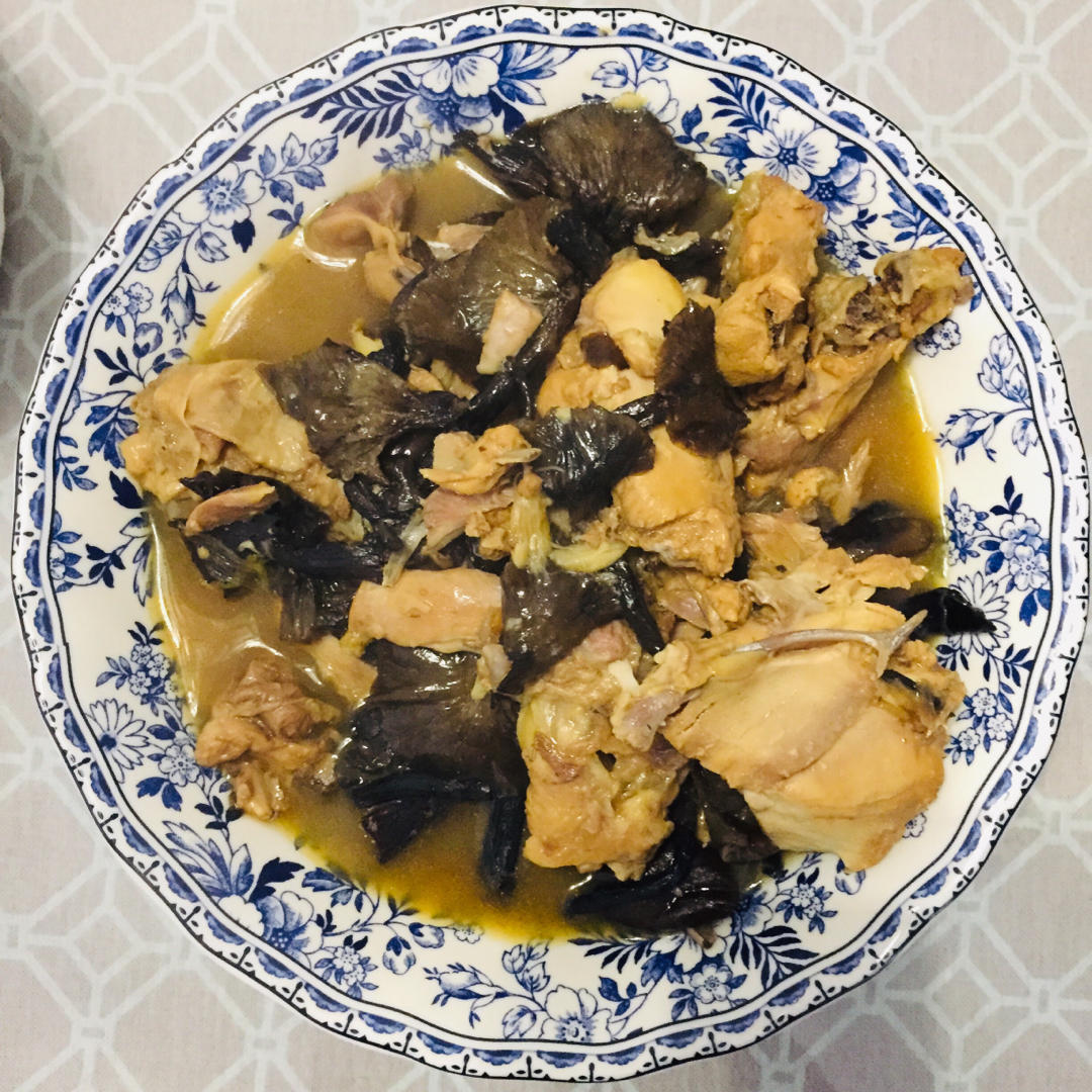 [原创] 东北名菜，铁锅炖大公鸡炖蘑菇