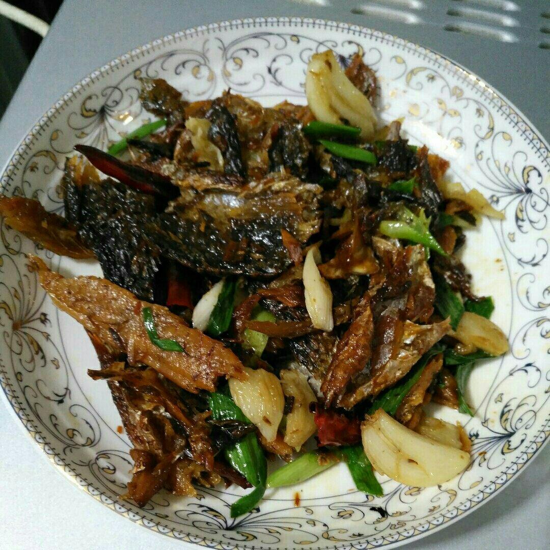 手撕山胡椒油火焙鱼