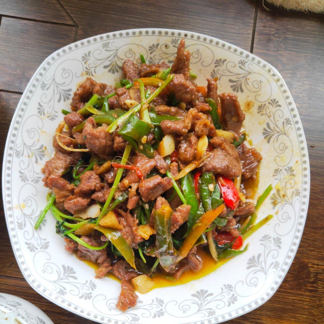 小炒牛肉（肉嫩味香）