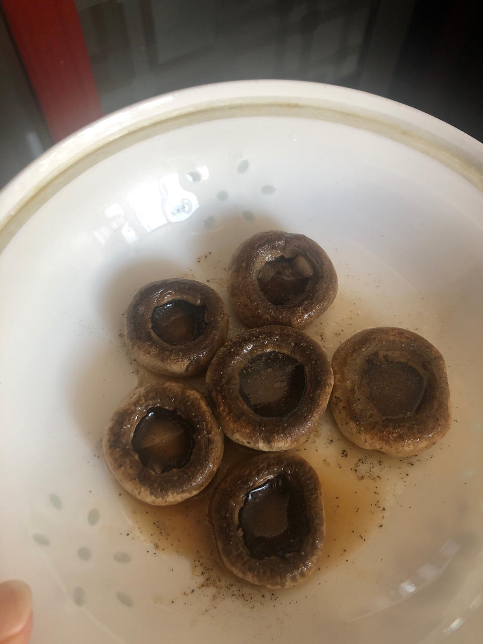 【蒜香煎汁蘑菇】