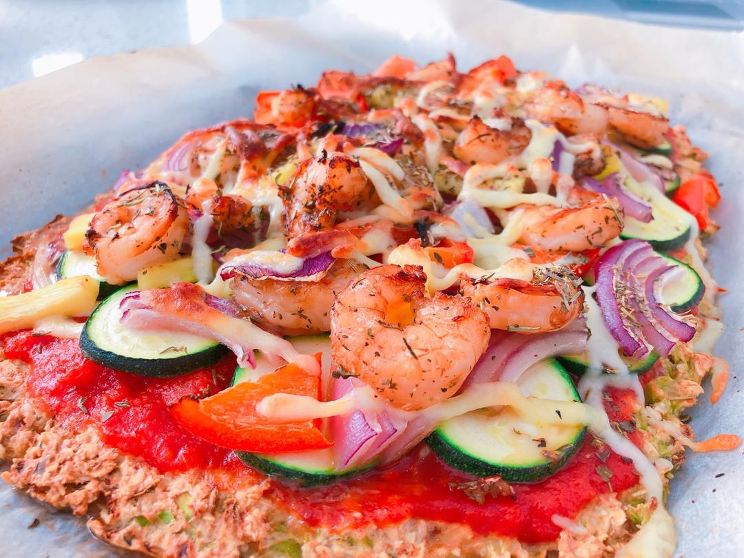 健康低热量的菜花底披萨