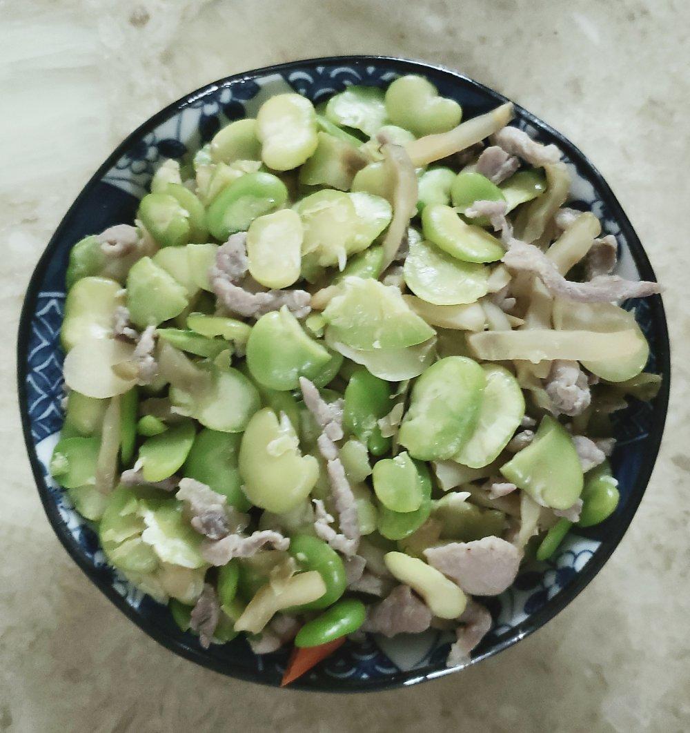 榨菜肉丝炒蚕豆瓣