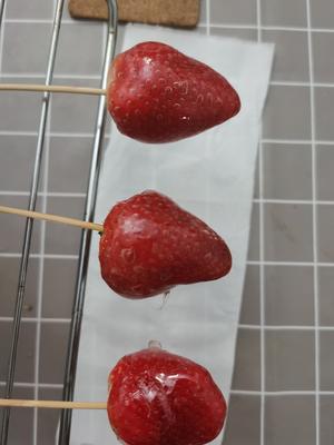 草莓玫瑰花+草莓糖葫芦的做法 步骤9
