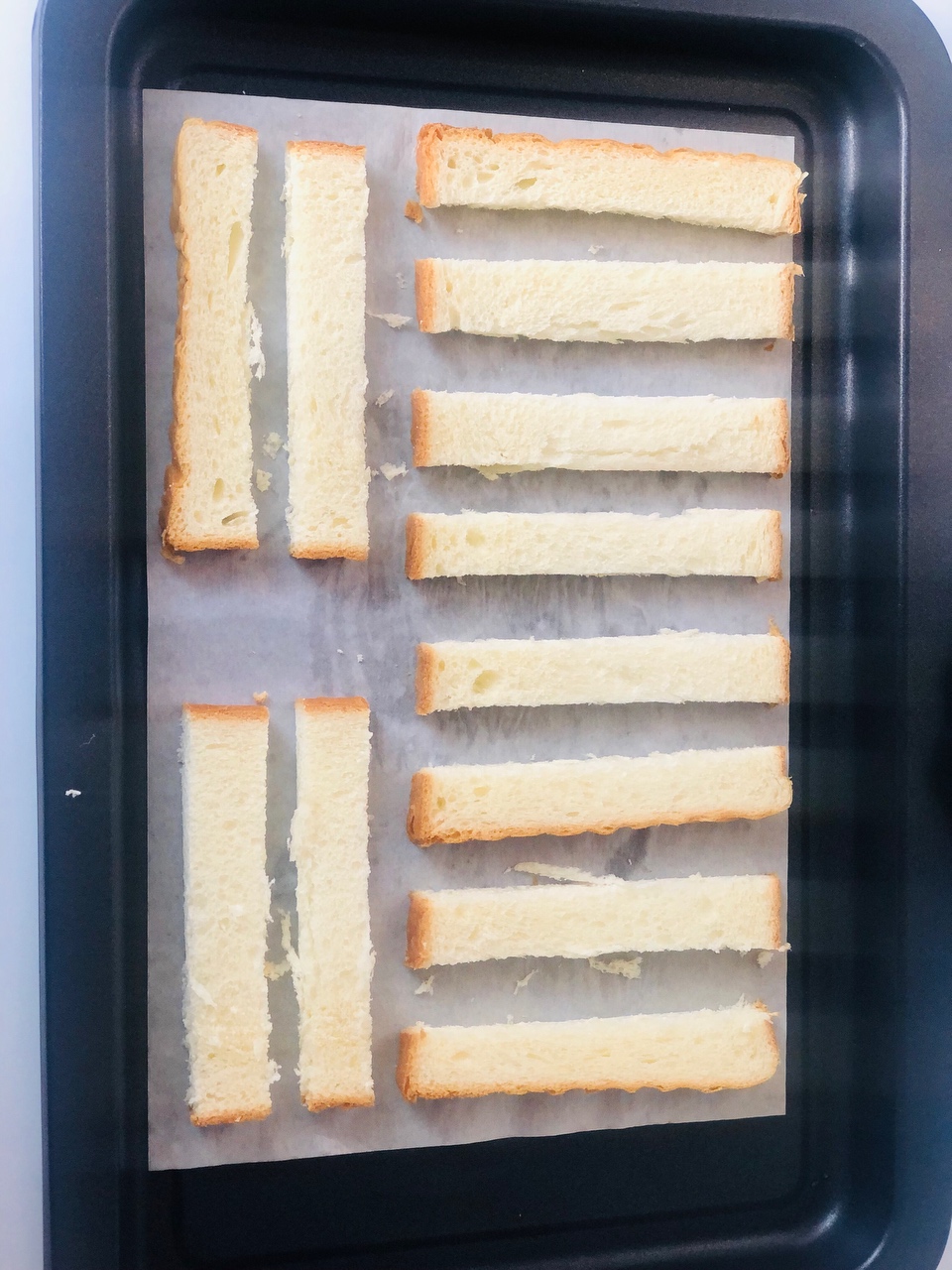 吃不完的面包片/这样做黄油蜂蜜面包条绝了的做法 步骤6
