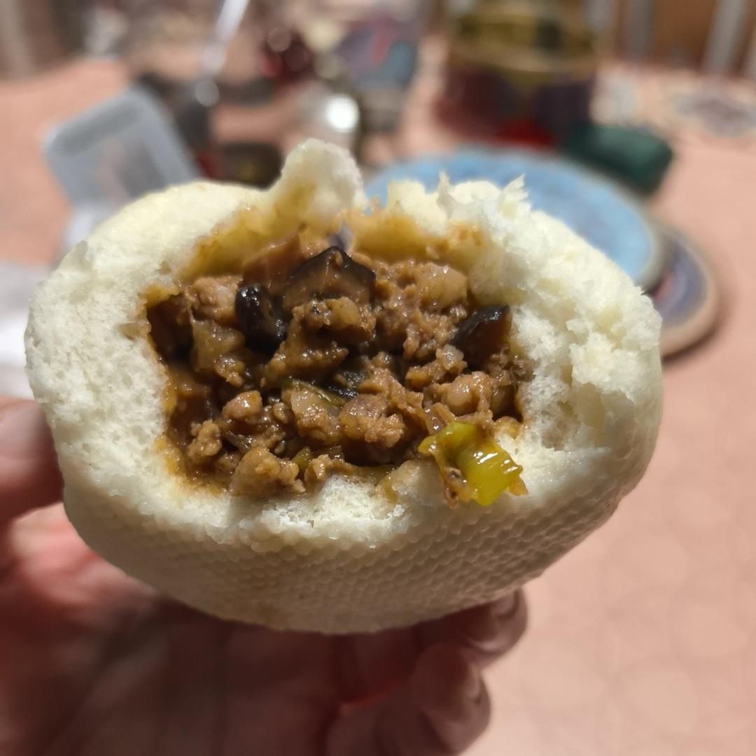 香菇酱肉包
