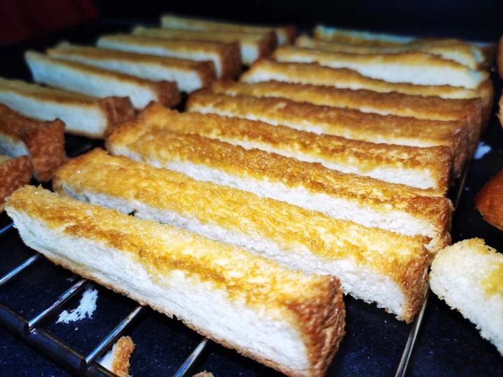 吐司的花样吃法之黄油蜂蜜吐司条，15分钟快手早餐，酥脆香甜巨好吃