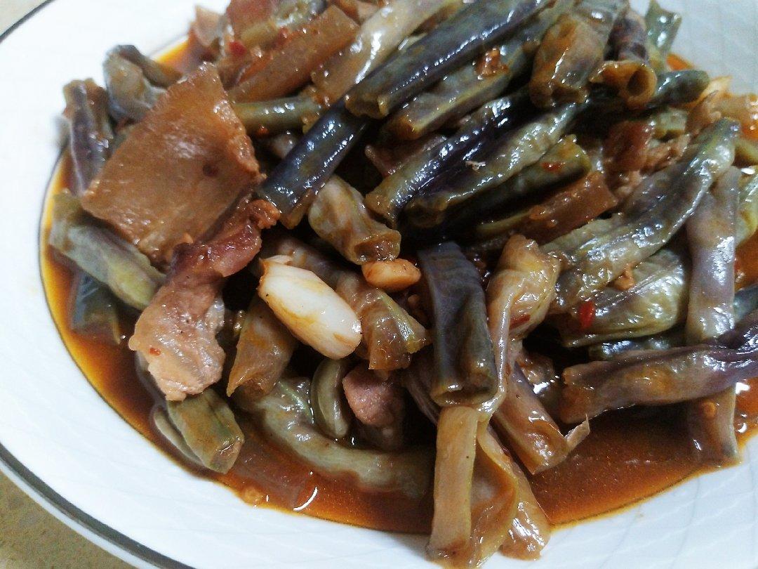 东北五花肉炖豆角