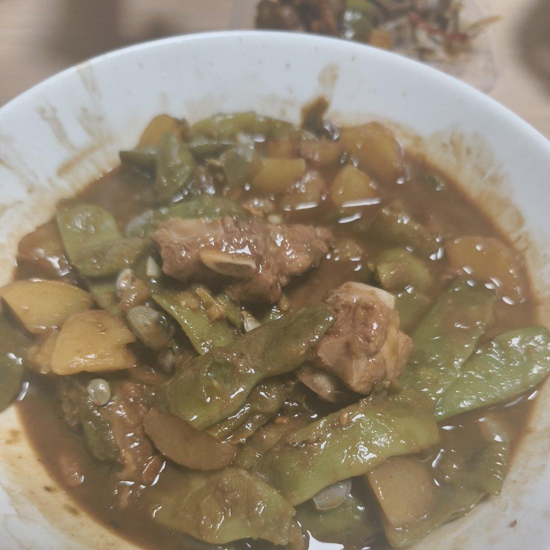 东北四大炖的排骨炖豆角