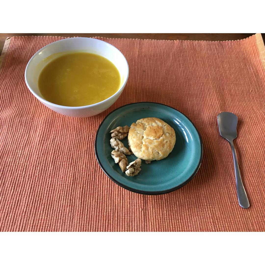 【视频】3分钟 奶油司康Scone(可能是世界上最快手的司康) 消耗淡奶油～