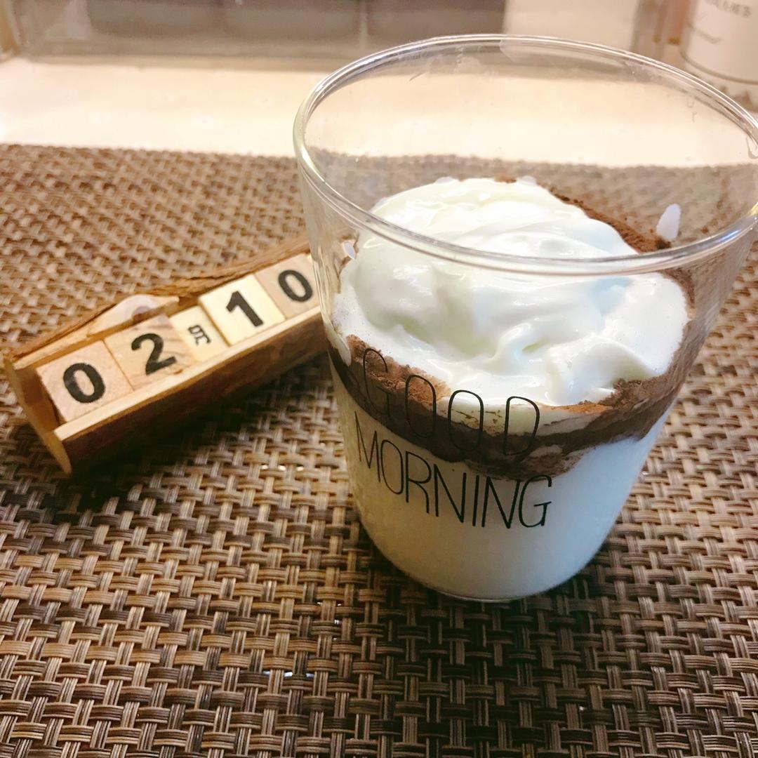 Keto-酸奶可可奶盖