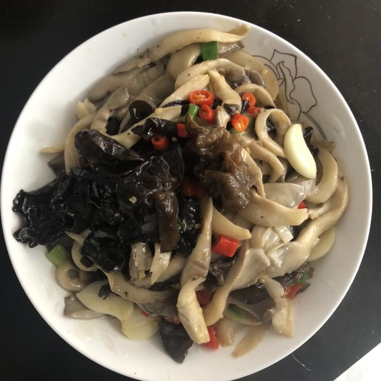 爱笑的眼睛m做的平菇炒木耳