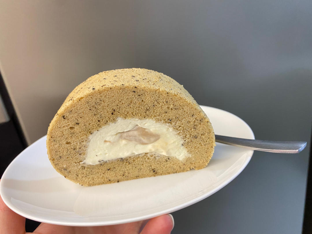 满大街都卖奶茶，红茶奶冻蛋糕卷，你试过了吗？