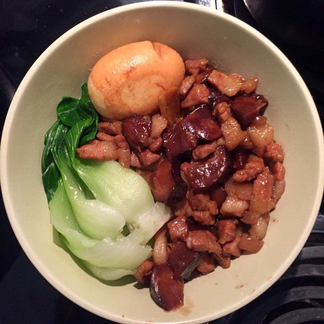 洋葱酥卤肉饭