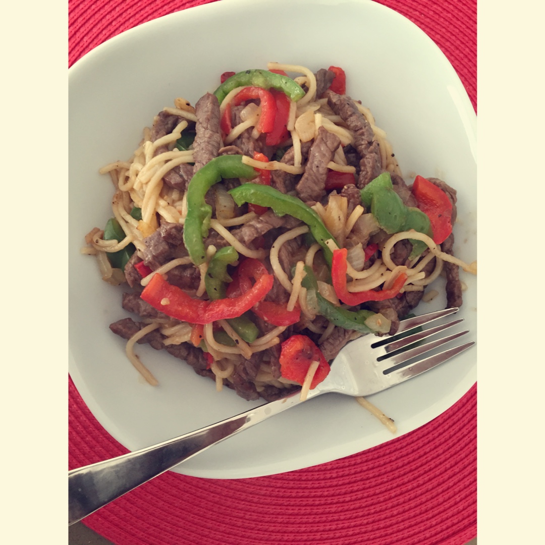 黑椒牛柳炒意面