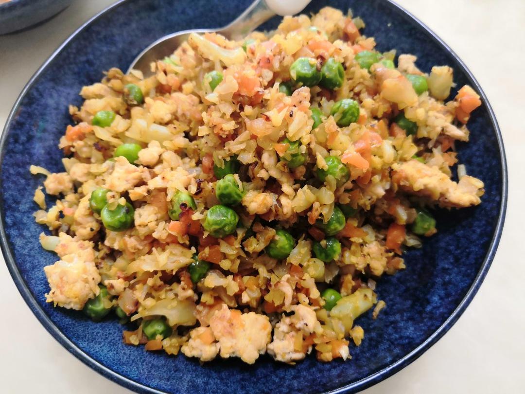 低碳水胡萝卜鸡肉菜花饭Cauliflower Rice