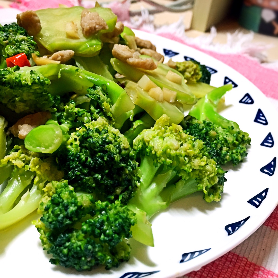 西兰花炒鸡肉