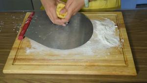 《糯米团子的厨房日记》奶黄流心月饼的做法 步骤32