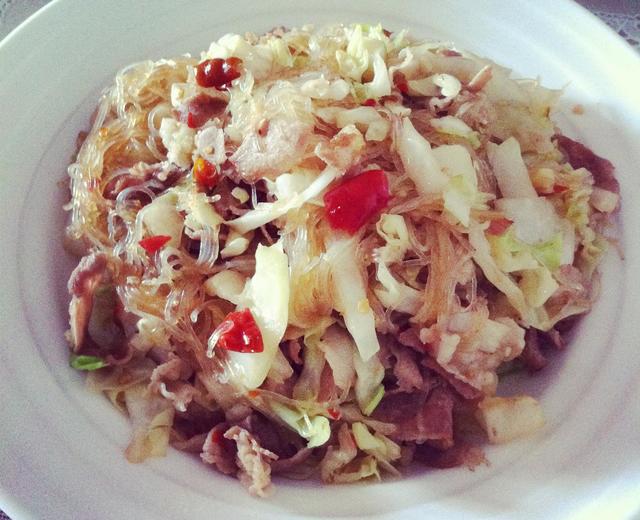 剁椒粉丝肥牛圆白菜的做法