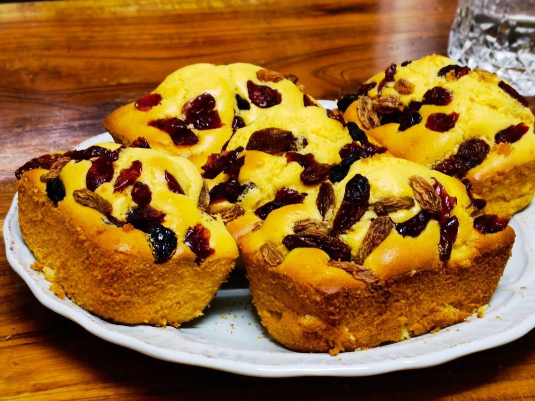 非常简单的老式蜂蜜蛋糕