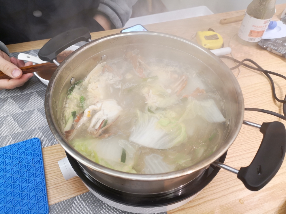 超简单梭子蟹白菜粉条汤的做法