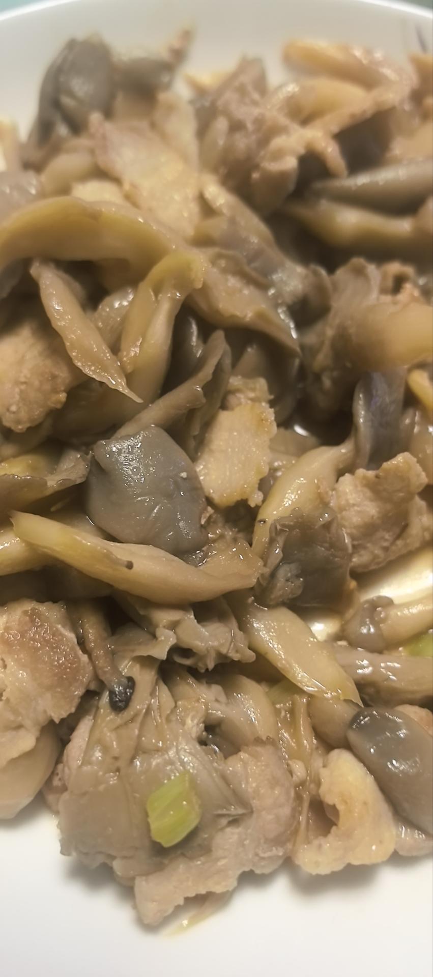 平菇炒肉片