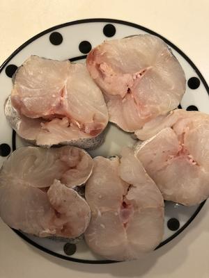 熏鱼 酥鱼的做法 步骤1