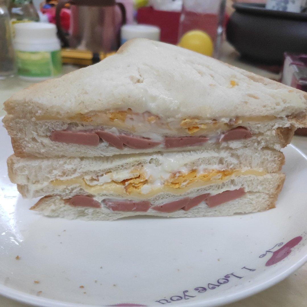 火腿芝士蛋三文治