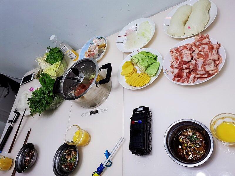 苦中作乐煮火锅