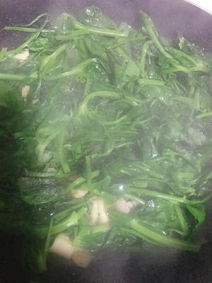 蒜香豌豆尖的做法 步骤3